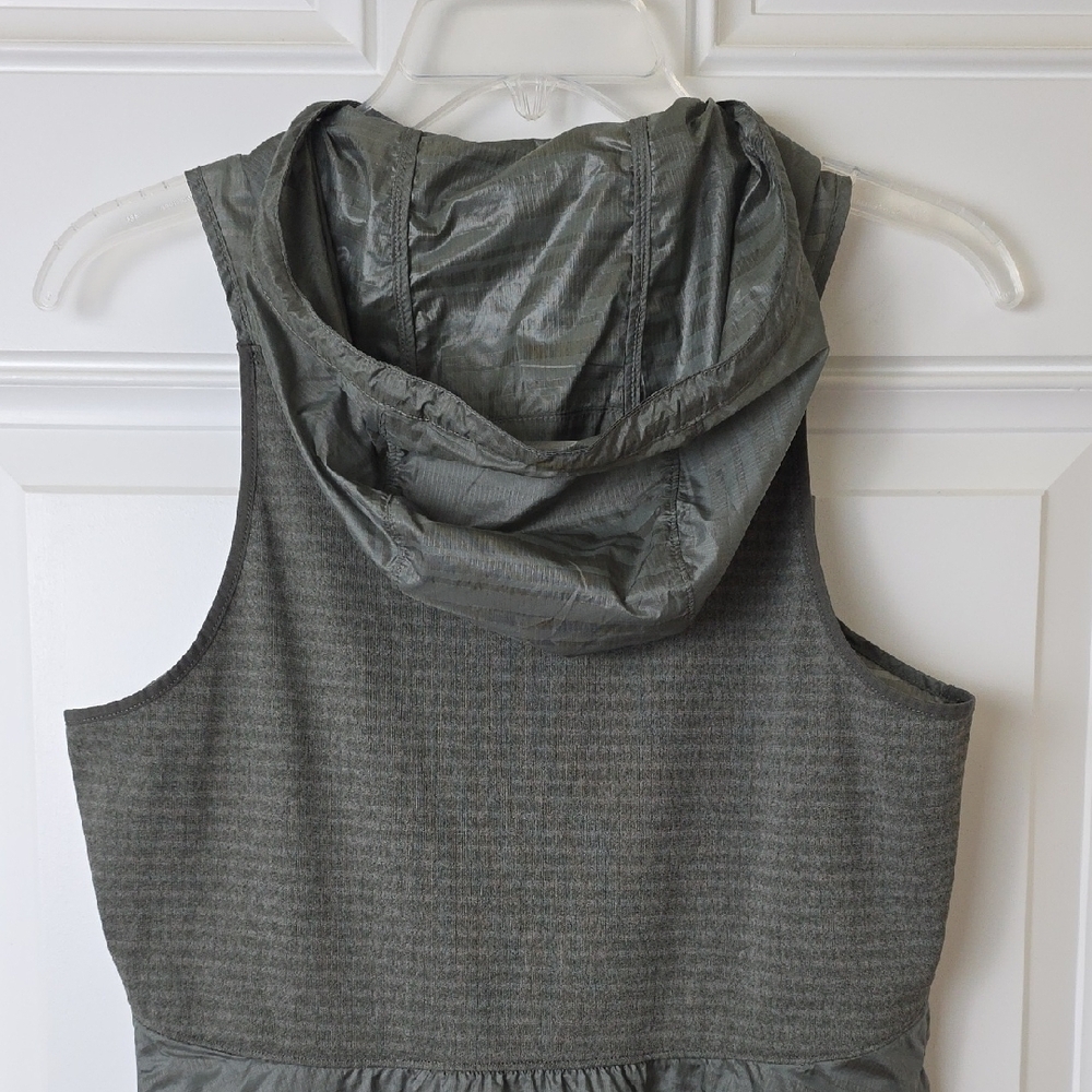 REI Olive Green Hooded Lightweight Vest. Size XS - Picture 8 of 11
